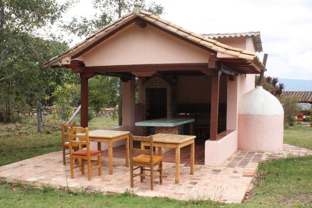 Hacienda El Pinar Del Viento Bed & Breakfast Villa de Leyva Luaran gambar
