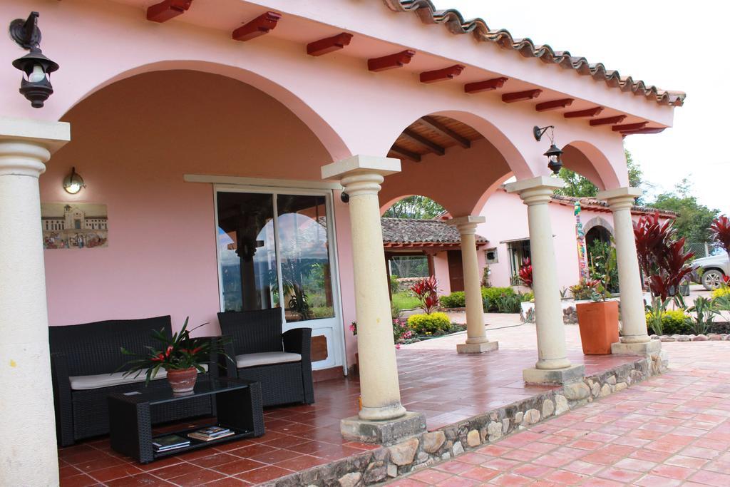 Hacienda El Pinar Del Viento Bed & Breakfast Villa de Leyva Luaran gambar